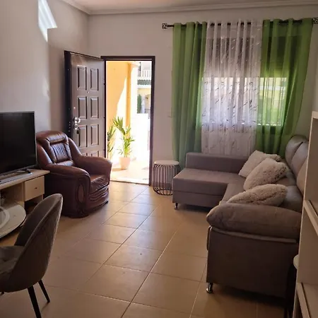 Agradable Adosado Con Piscina Holiday home