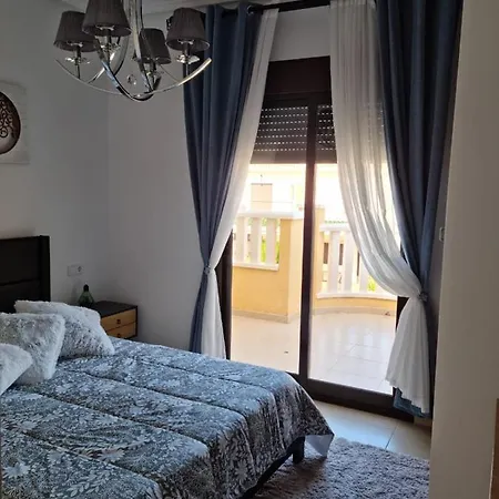 Agradable Adosado Con Piscina